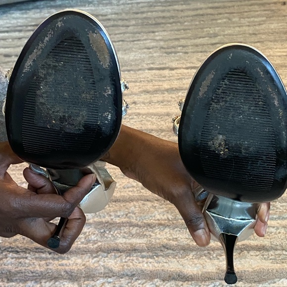 Linea Paolo Silver studded heels !! - Picture 3 of 6